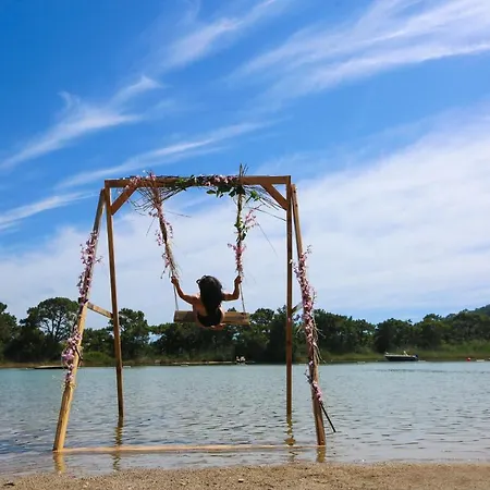 호텔 Pine & Luxury Concept 올루데니스