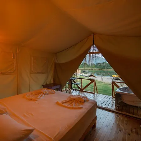 Pine & Luxury Concept 올루데니스