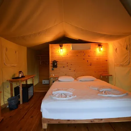 호텔 Pine & Luxury Concept 올루데니스