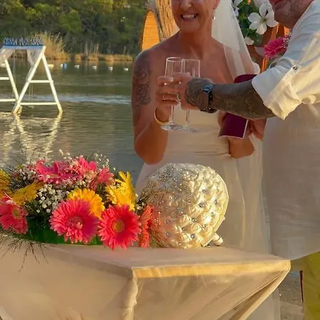 Pine & Luxury Concept 호텔 올루데니스